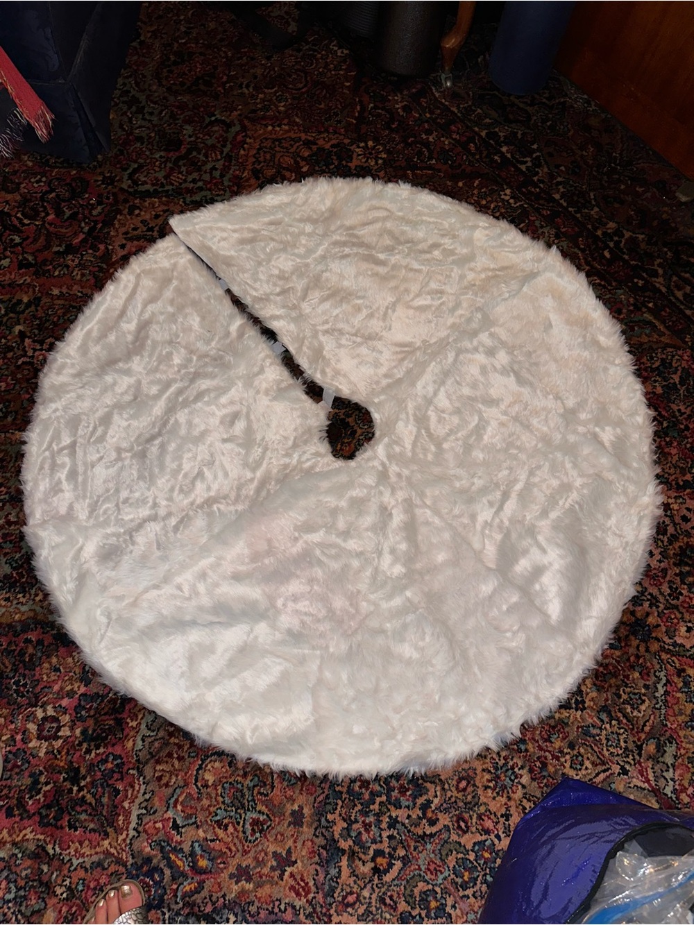 Cozy Cream Faux Fur Tree Skirt 60”